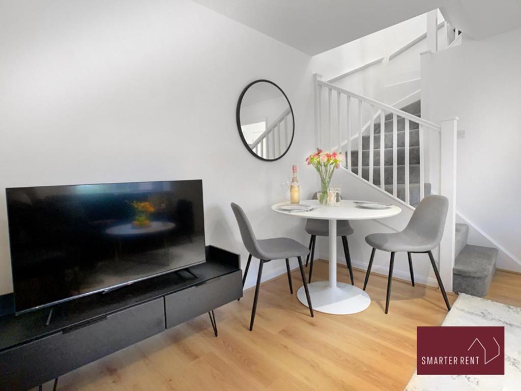 Wokingham - 2 Bed Modern House - Parking Apartment Bagian luar foto