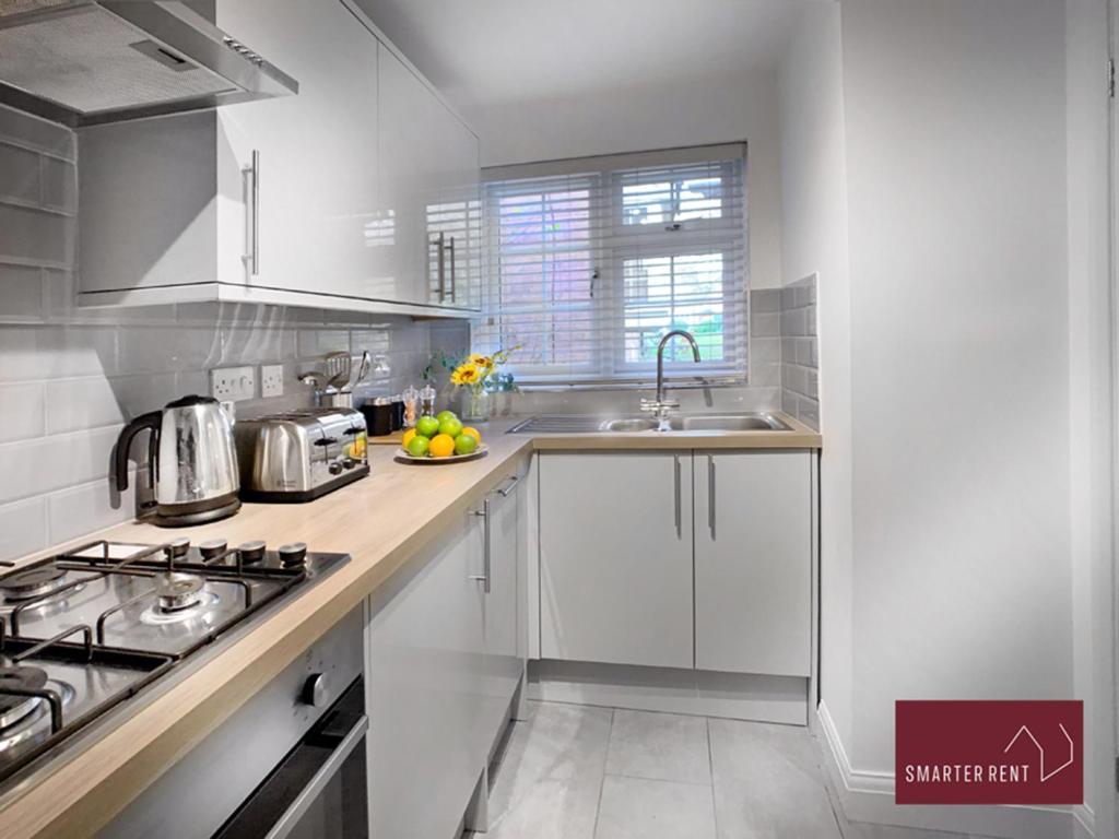 Wokingham - 2 Bed Modern House - Parking Apartment Bagian luar foto